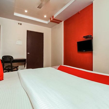 Oyo 28856 Manjeera Inn Visakhapatnam Buitenkant foto