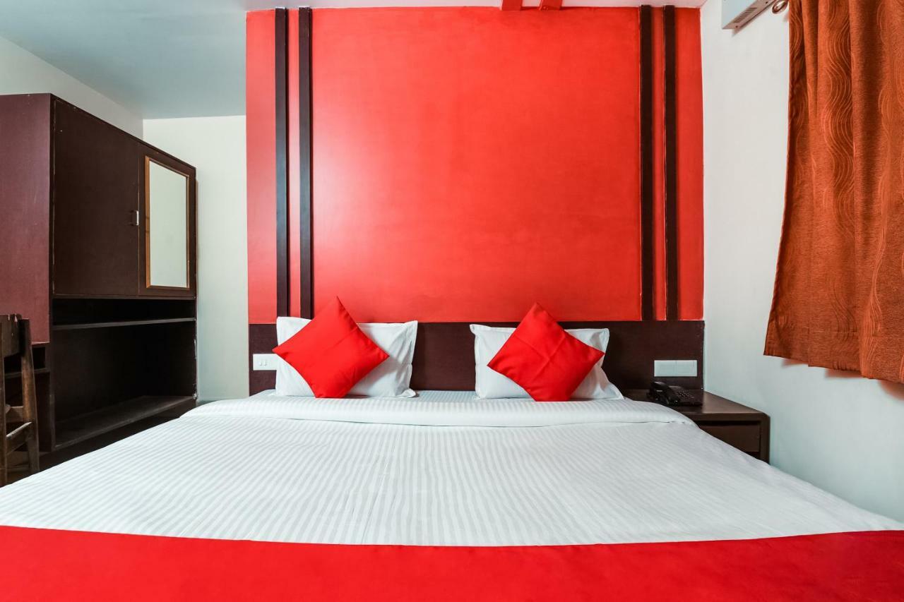 Oyo 28856 Manjeera Inn Visakhapatnam Buitenkant foto